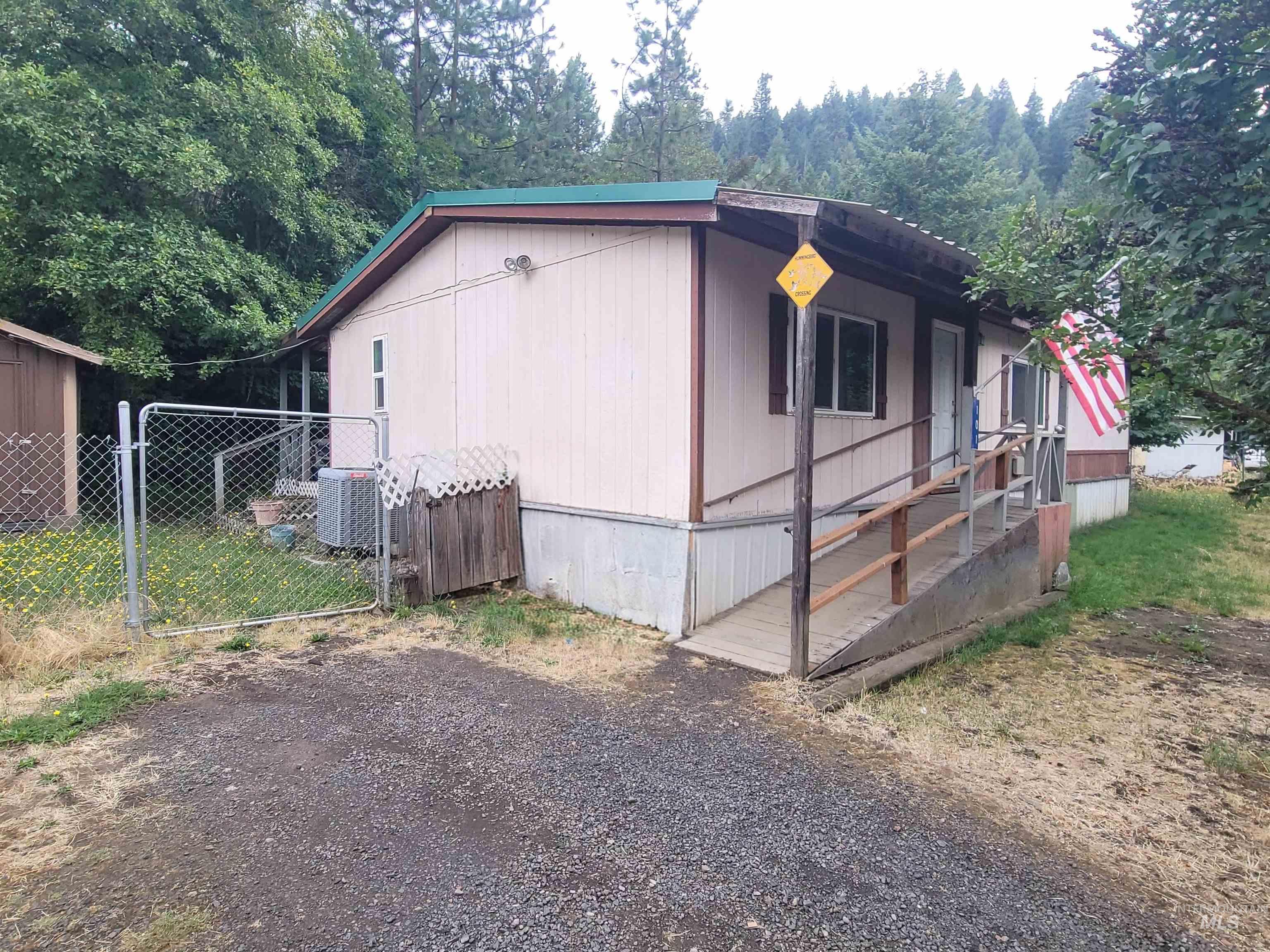 101 Waterfall Loop Property Photo 26