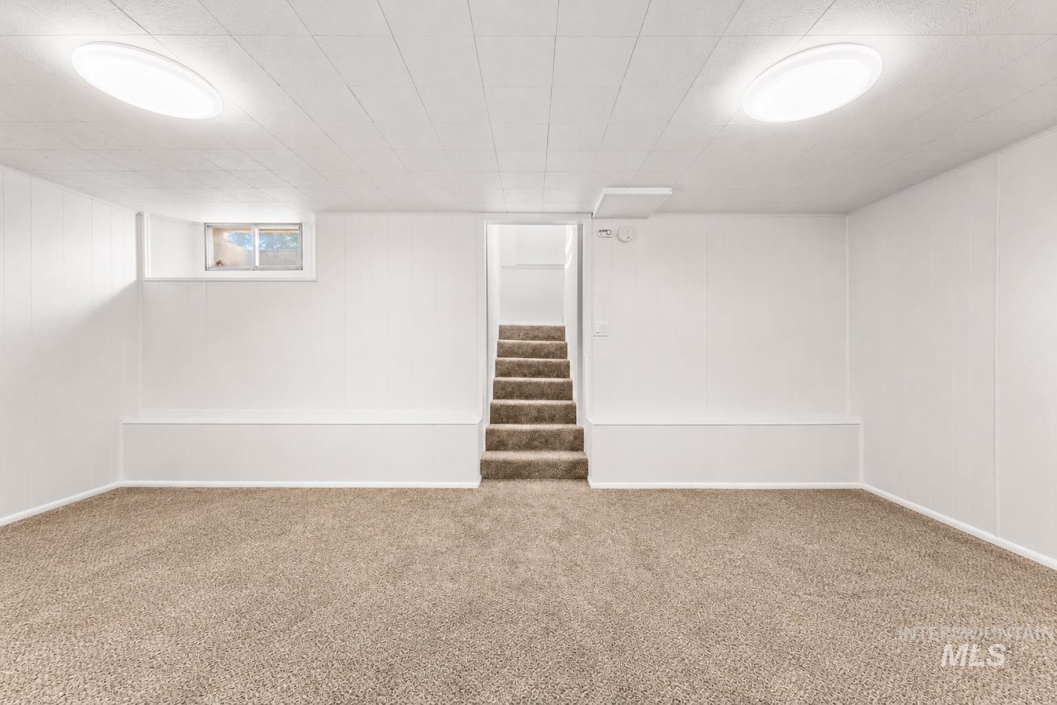611 N Riverview Dr Property Photo 25