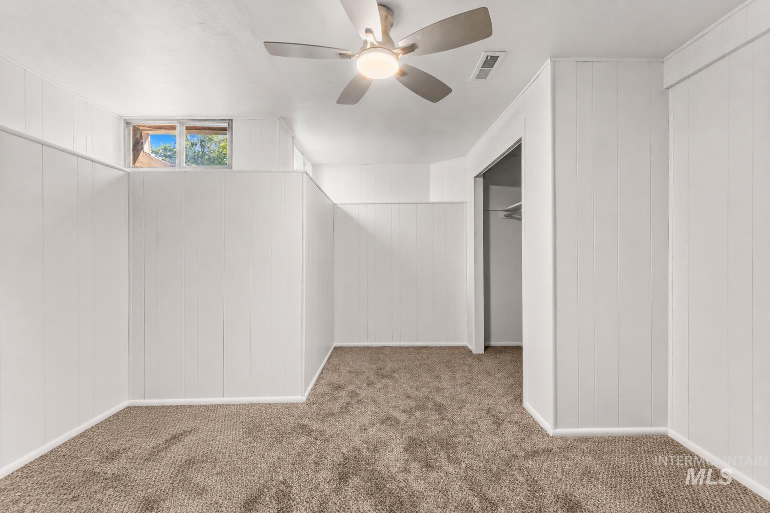 611 N Riverview Dr Property Photo 27