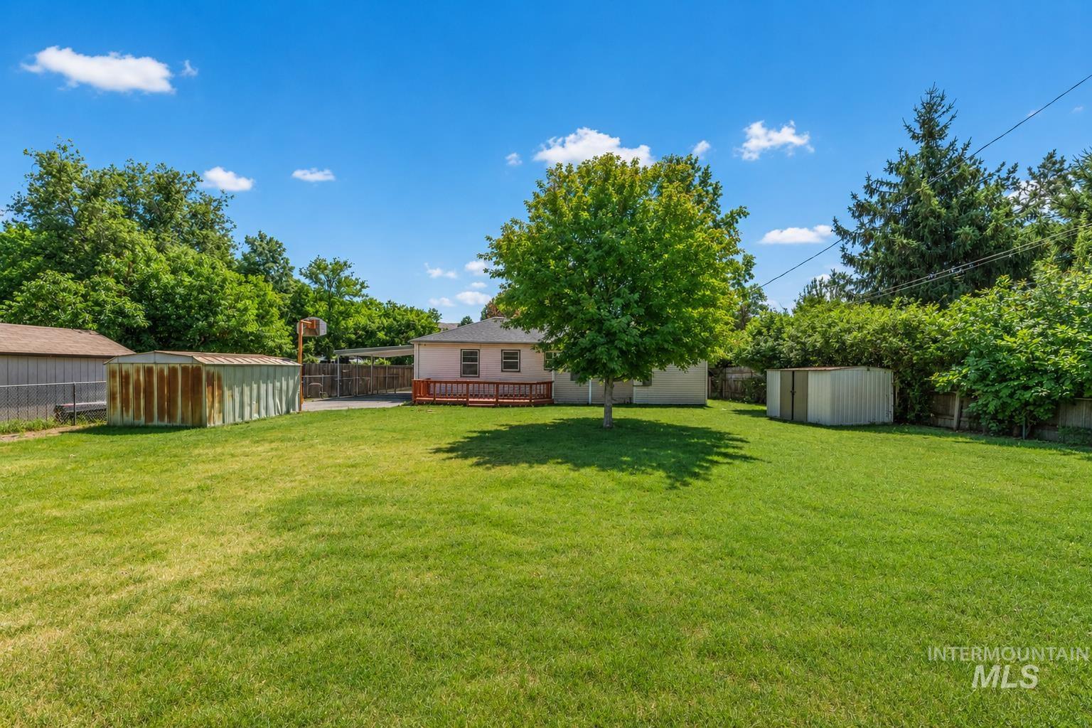 611 N Riverview Dr Property Photo 42