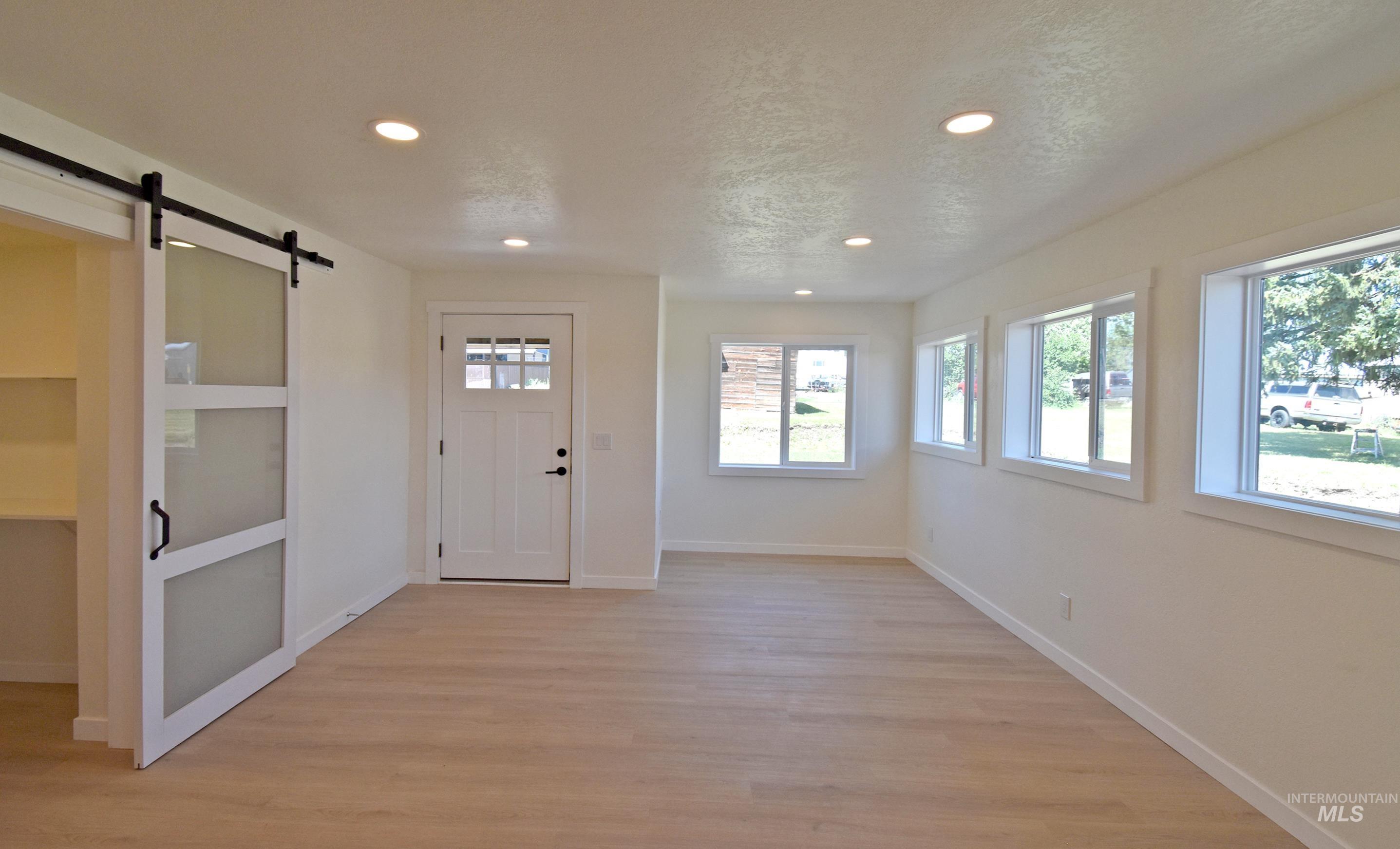 413 Ellis Avenue Property Photo 11