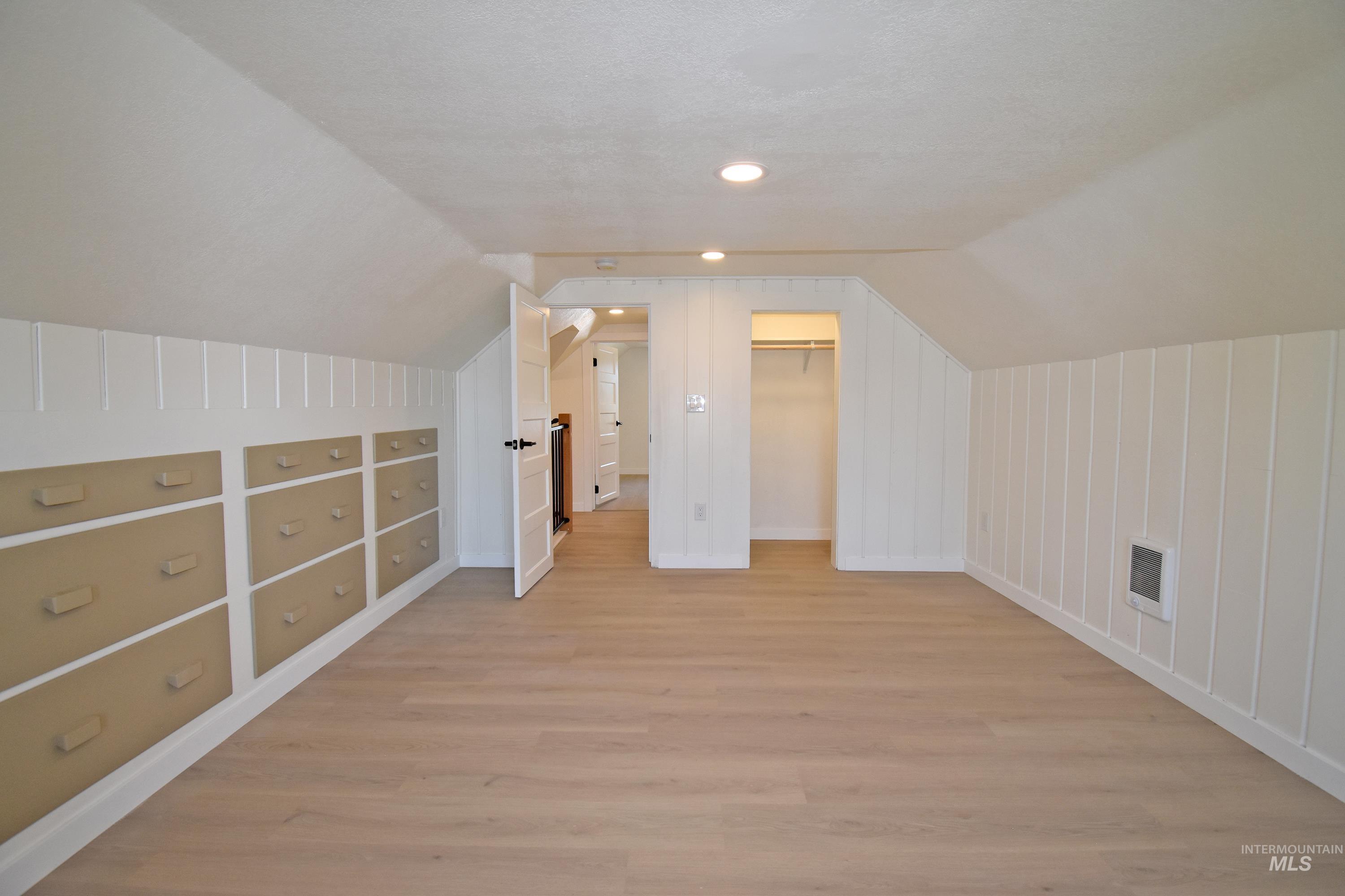 413 Ellis Avenue Property Photo 28