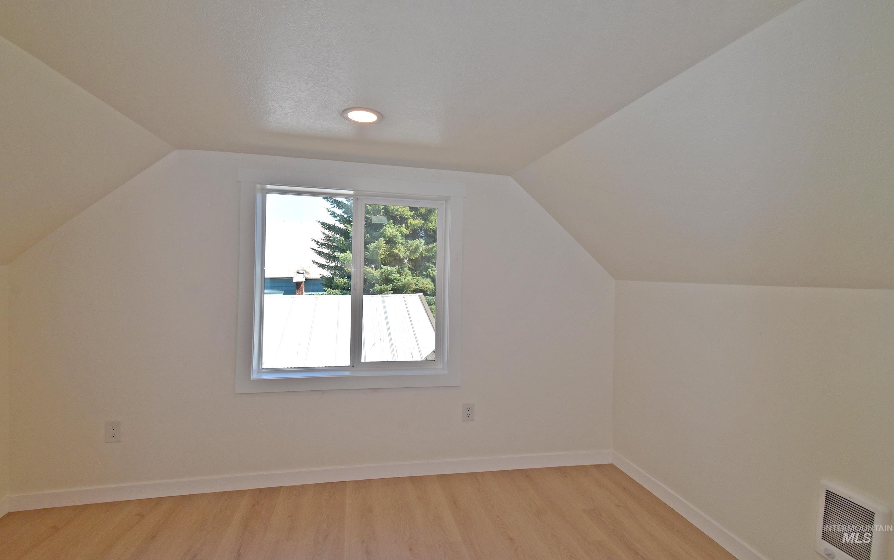 413 Ellis Avenue Property Photo 29