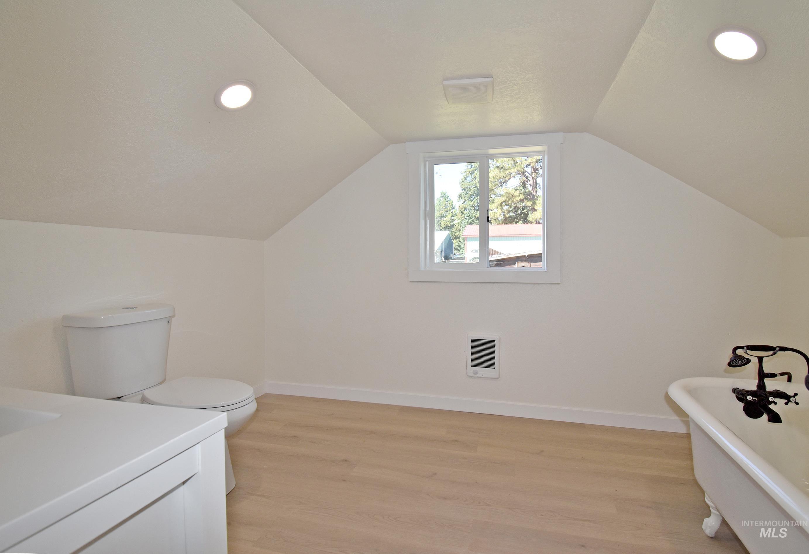 413 Ellis Avenue Property Photo 32