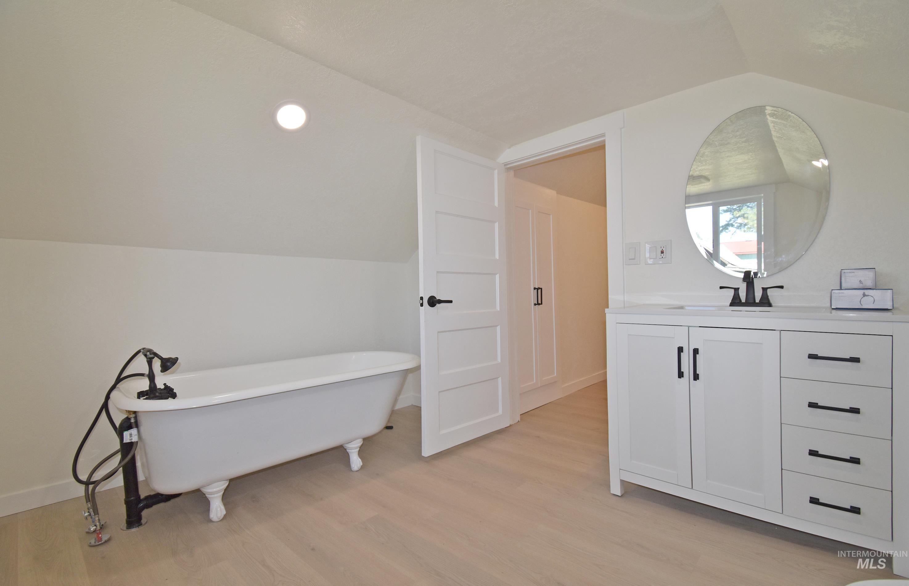 413 Ellis Avenue Property Photo 33