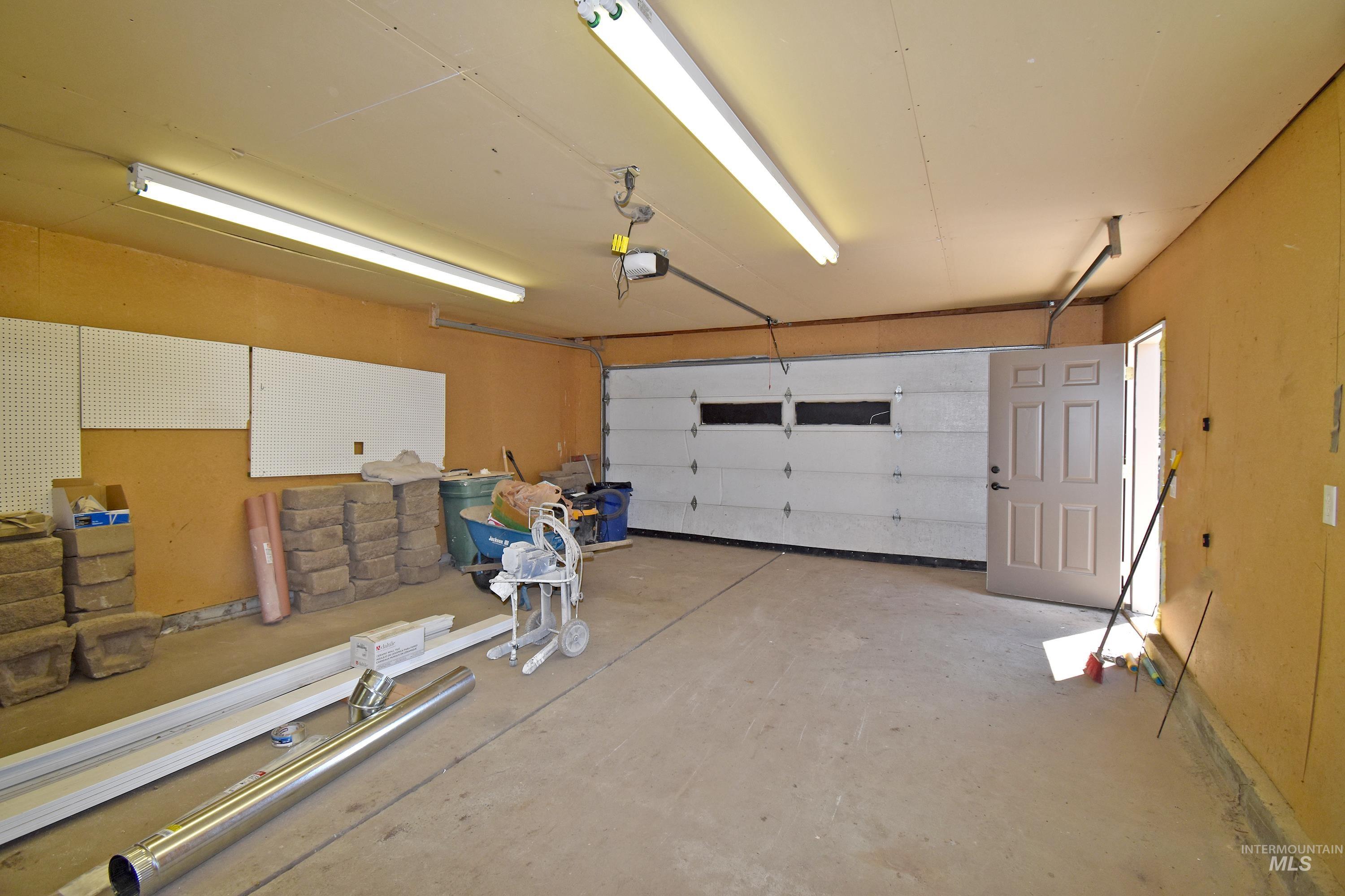 413 Ellis Avenue Property Photo 38