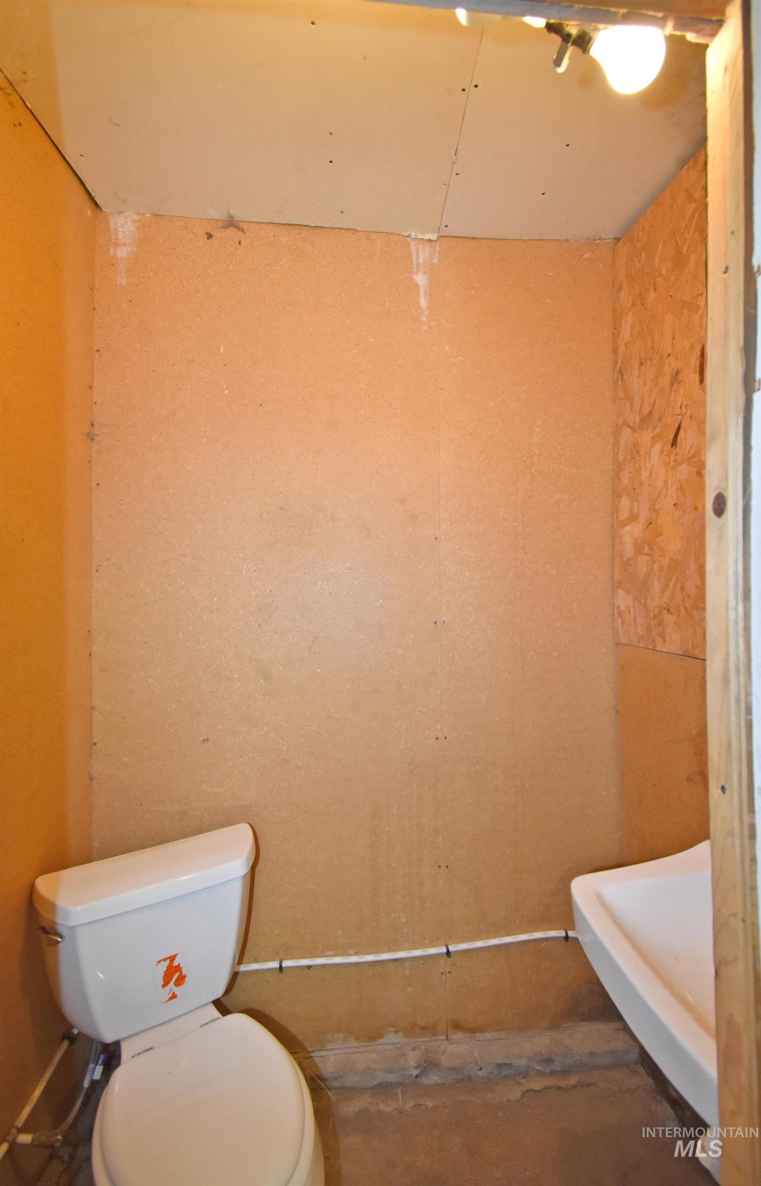 413 Ellis Avenue Property Photo 40