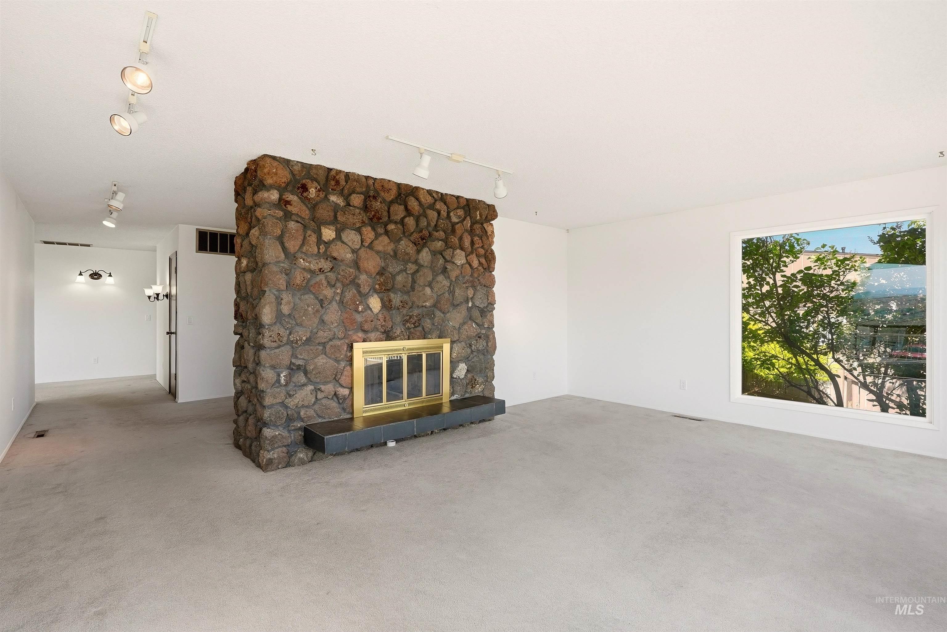 2624 Grandview Drive Property Photo 15