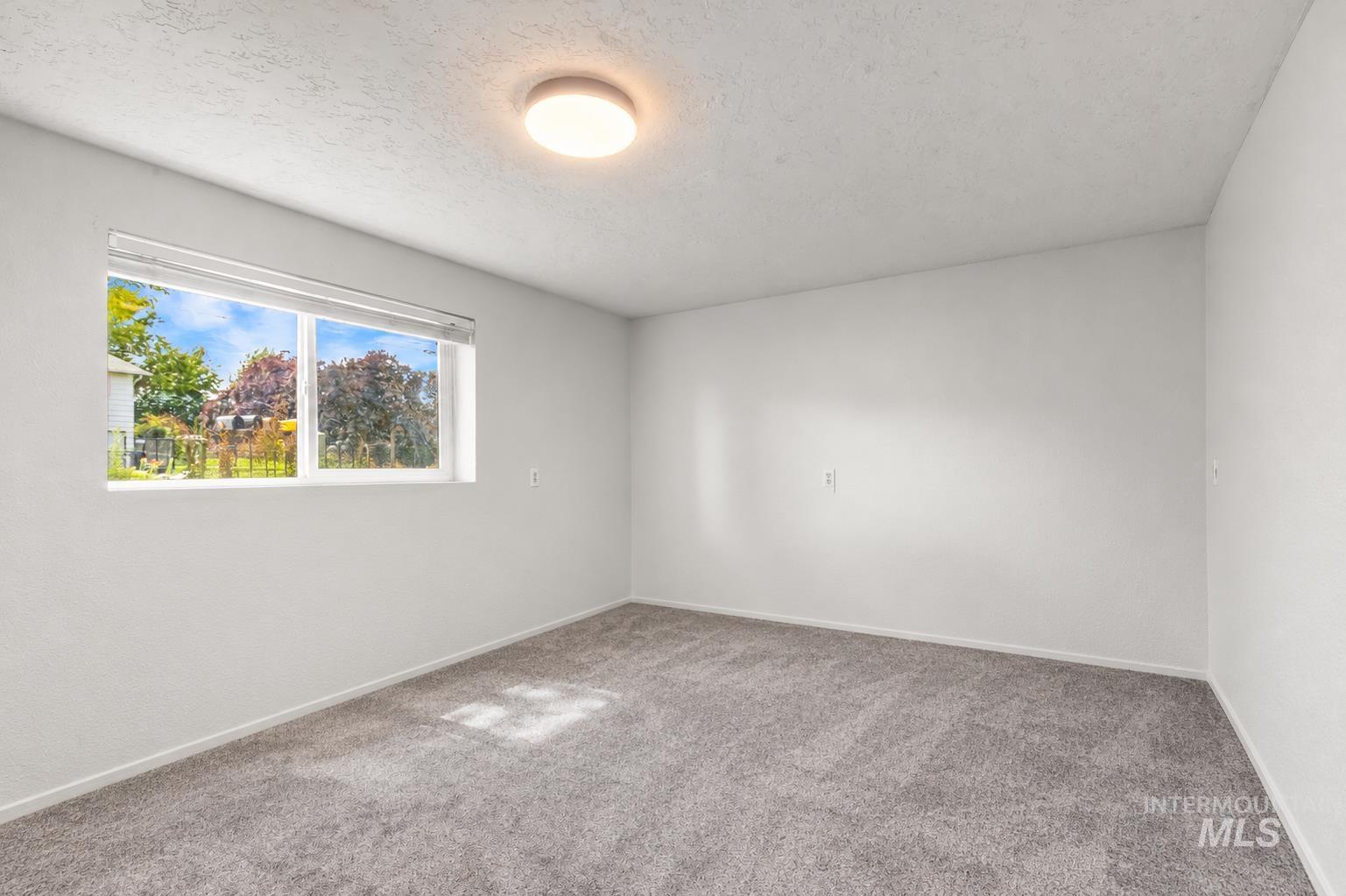 2390 Rolling Hills Dr Property Photo 29