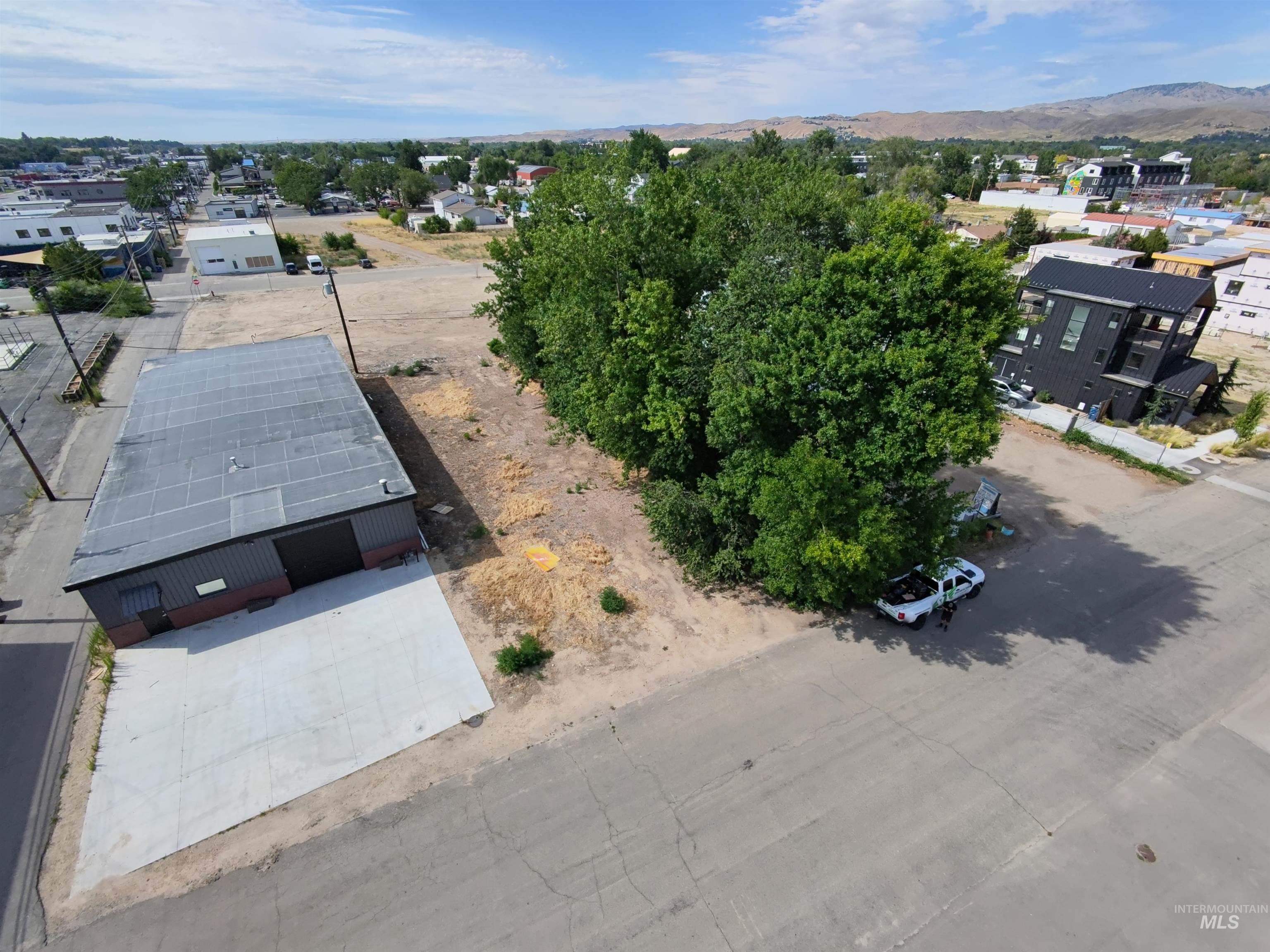 108 E 33 Rd Street Property Photo 1