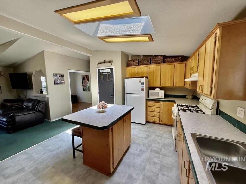 2796 Ewing Rd Property Photo 4