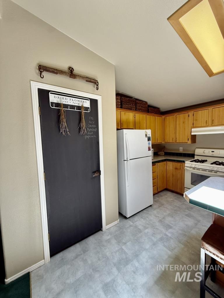 2796 Ewing Rd Property Photo 5