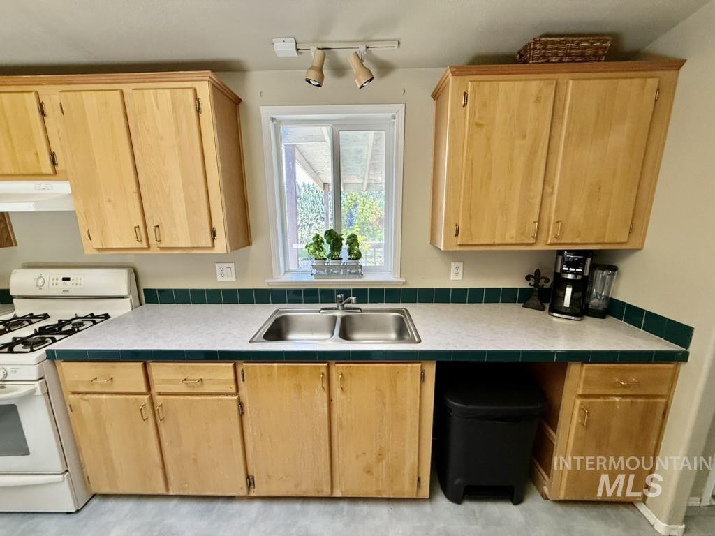 2796 Ewing Rd Property Photo 7