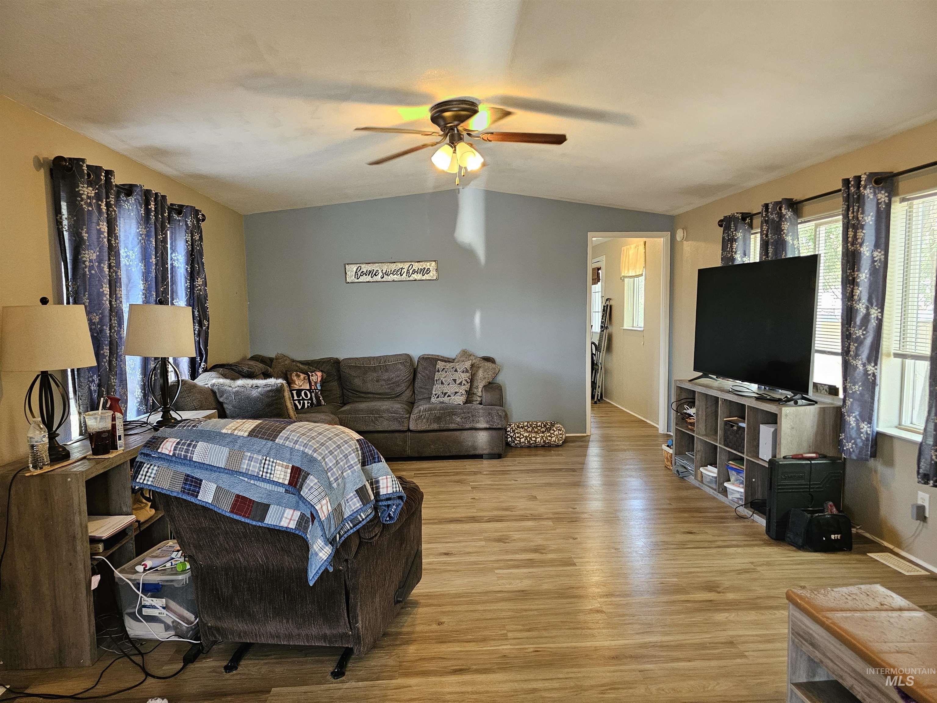 609 N Almon Property Photo 5