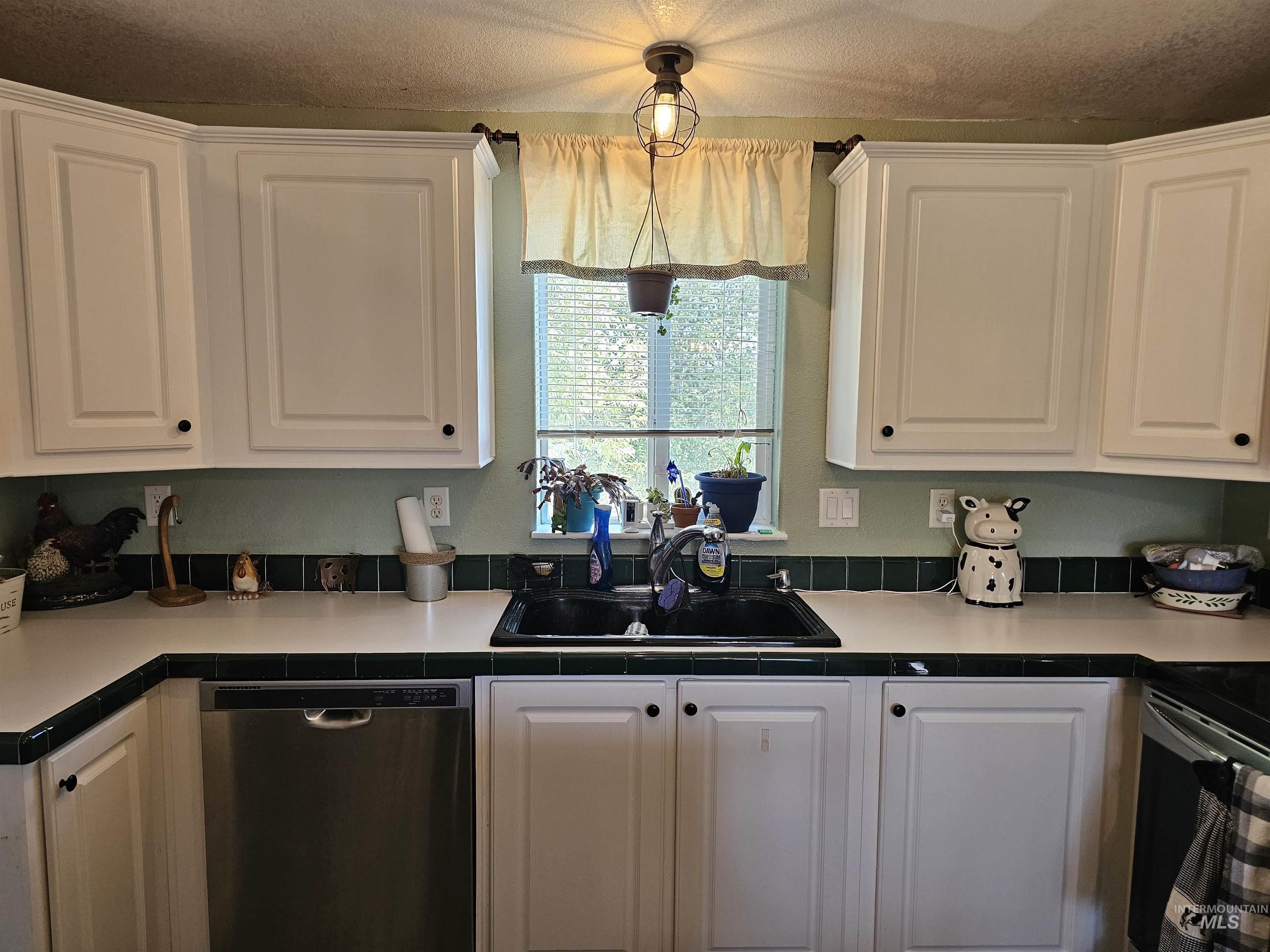 609 N Almon Property Photo 8