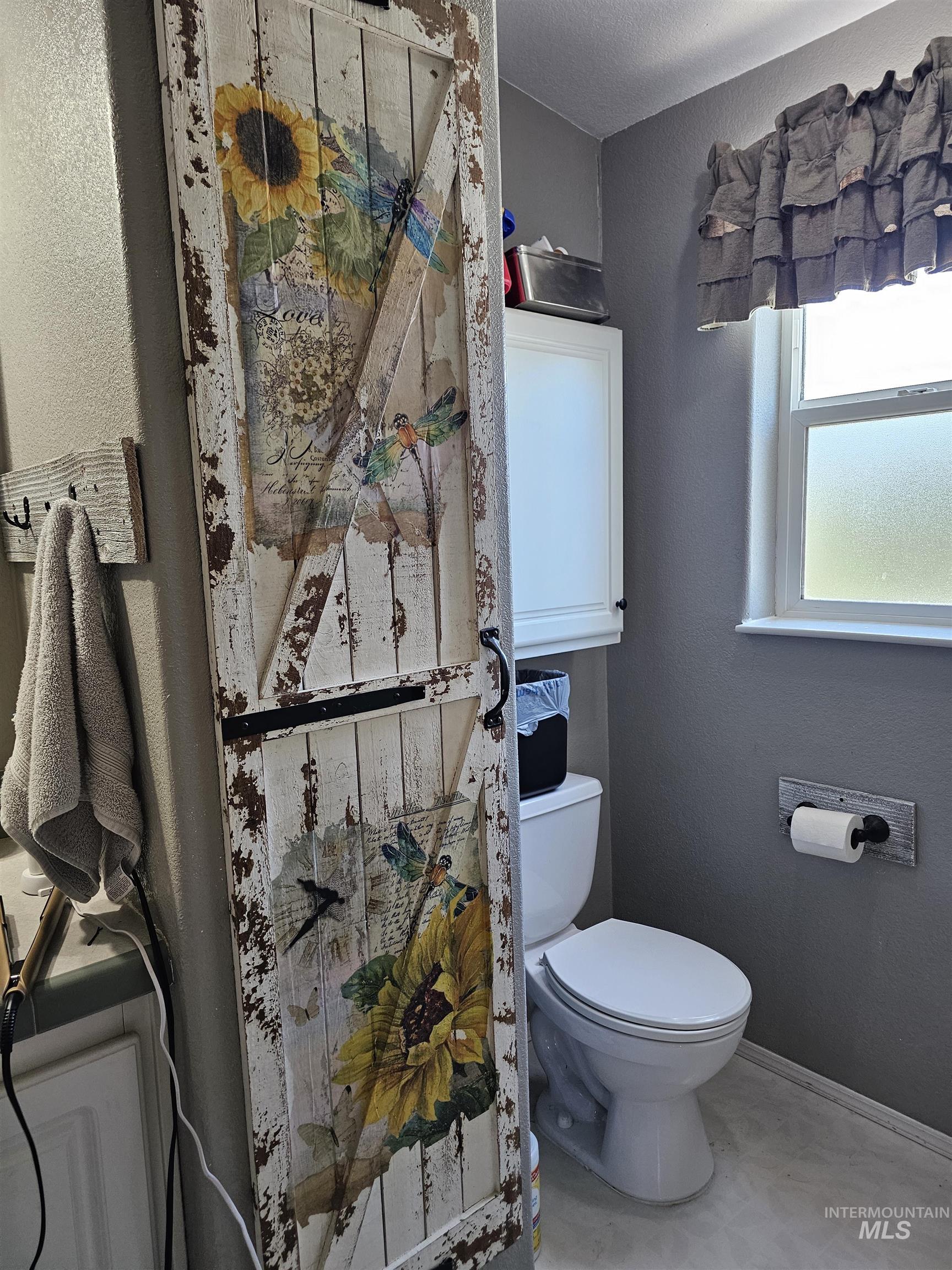 609 N Almon Property Photo 13