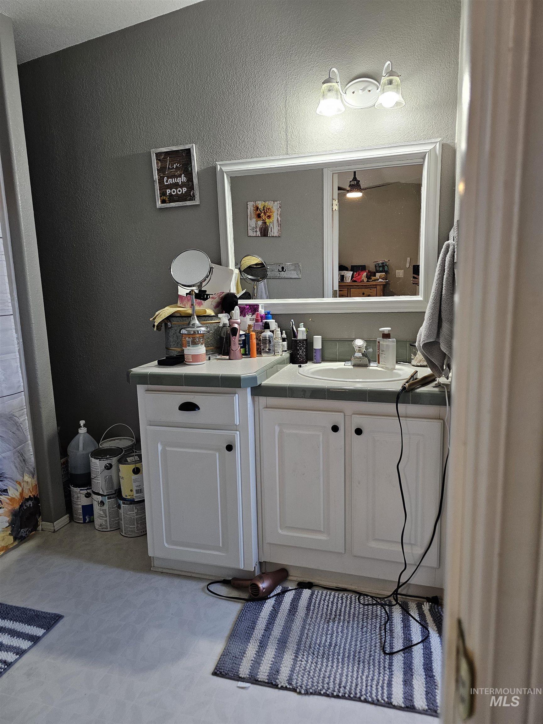 609 N Almon Property Photo 15