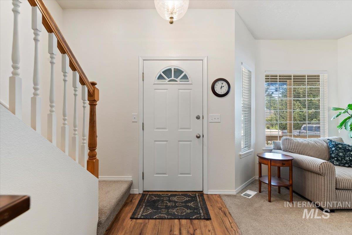 232 S Silverwood Way Property Photo 4