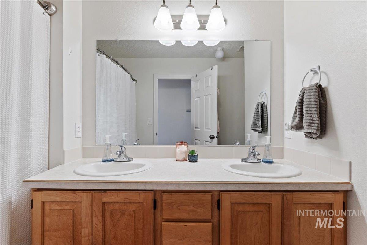 232 S Silverwood Way Property Photo 23