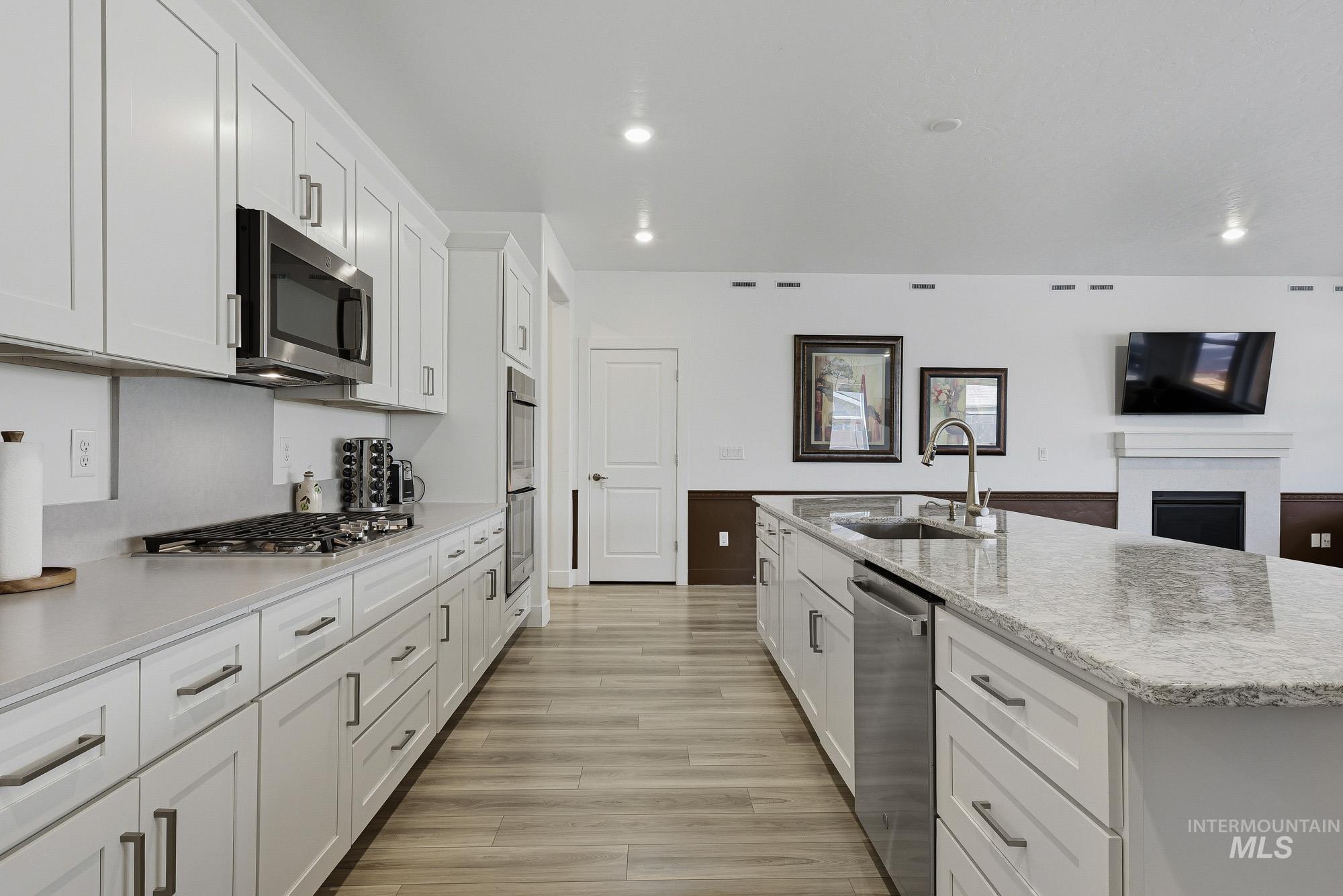 11390 Aspen Hill Dr Property Photo 9