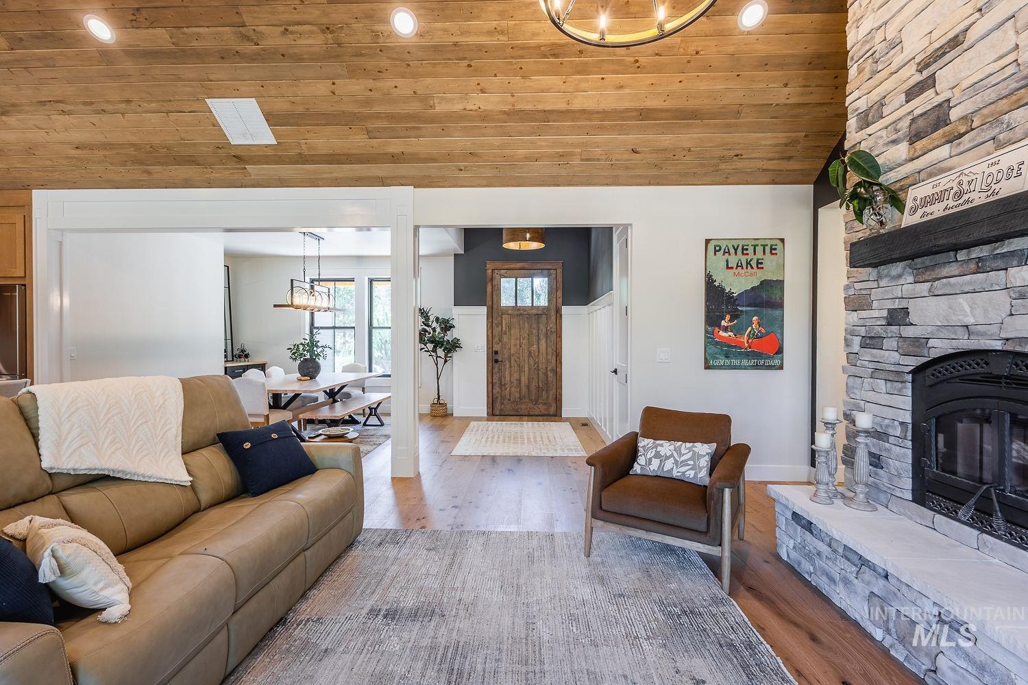 203 Sundance Property Photo 7