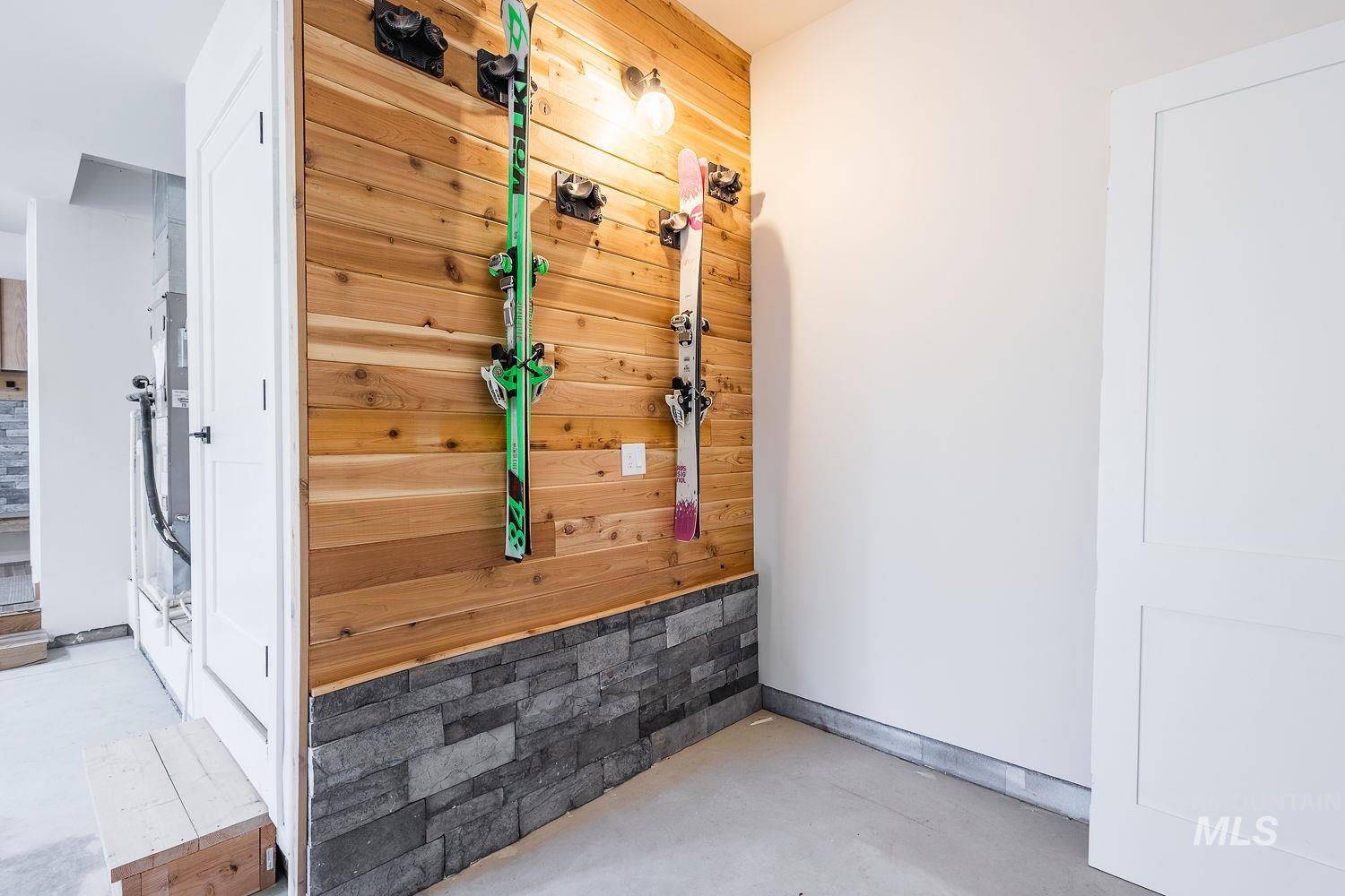 203 Sundance Property Photo 45