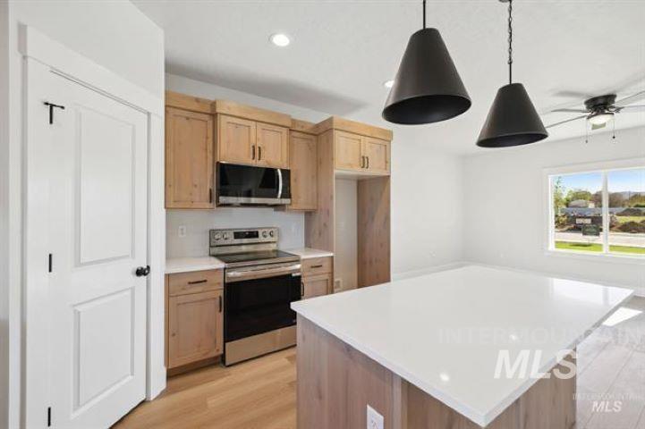 937 Sierra Street Property Photo 7