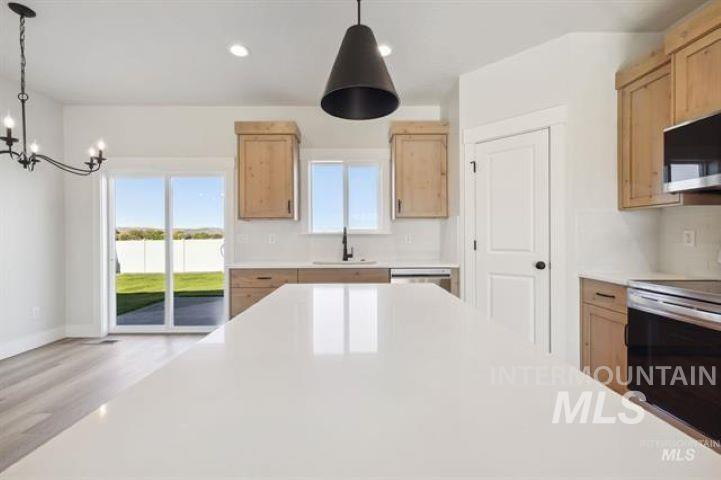 937 Sierra Street Property Photo 8