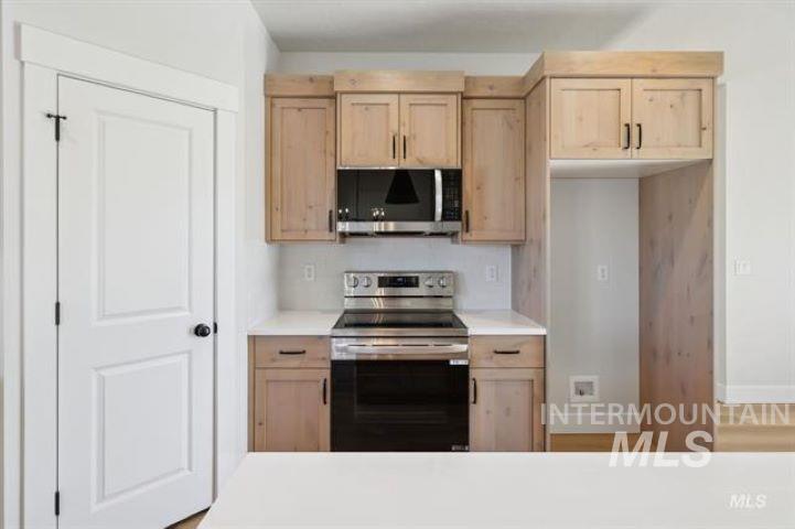 937 Sierra Street Property Photo 10