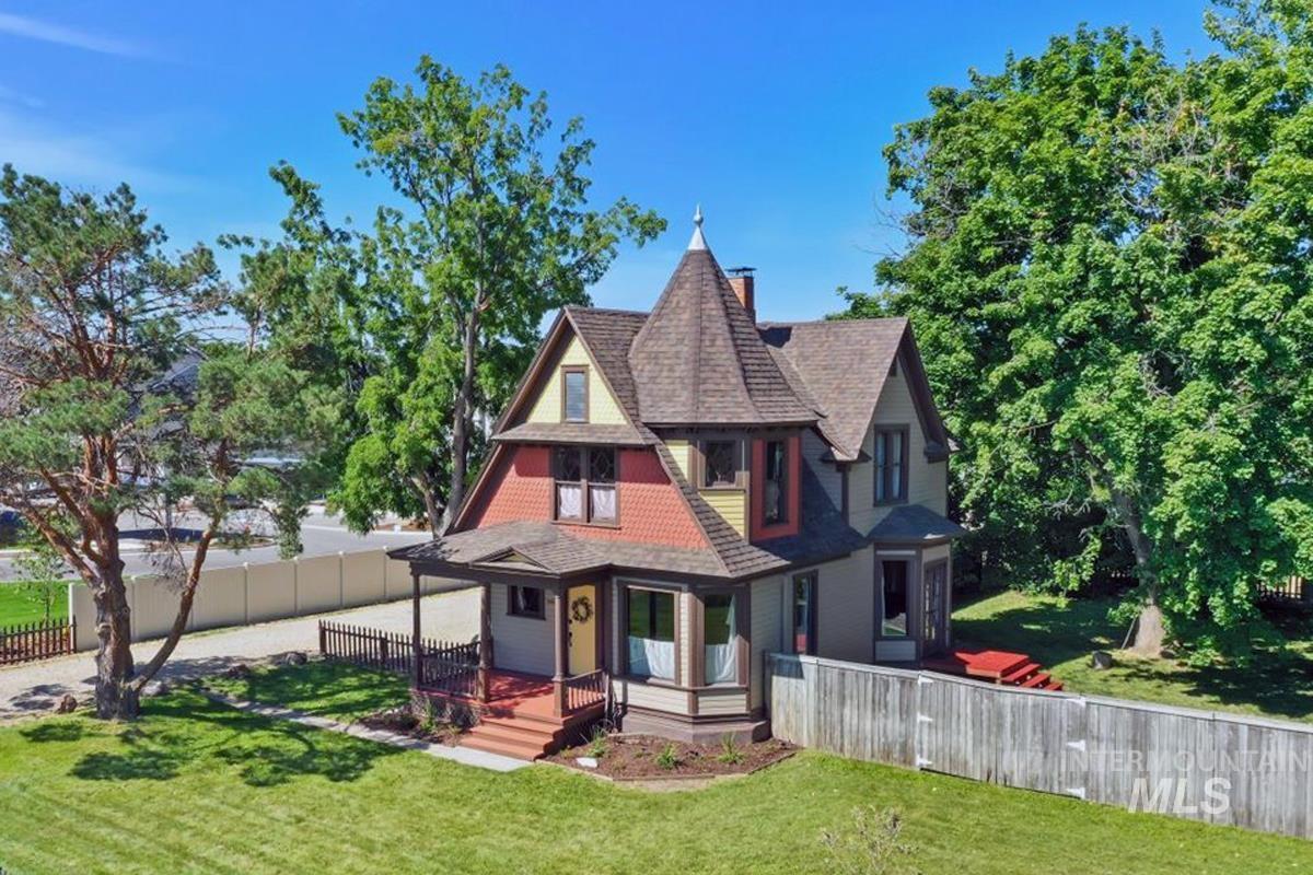 3904 S Indiana Avenue Property Photo 1