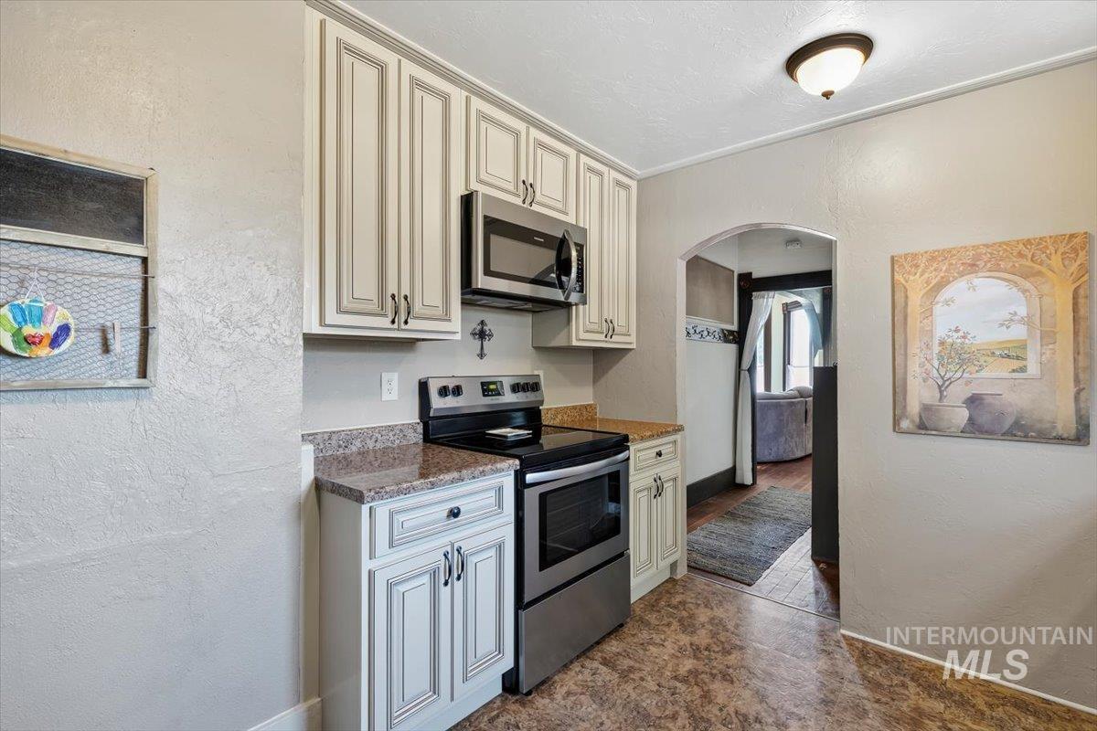 3904 S Indiana Avenue Property Photo 10