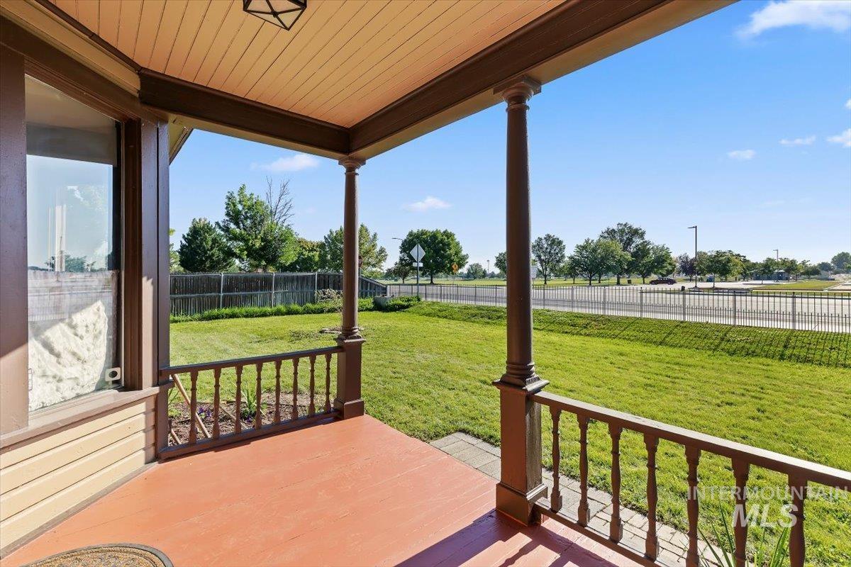 3904 S Indiana Avenue Property Photo 21