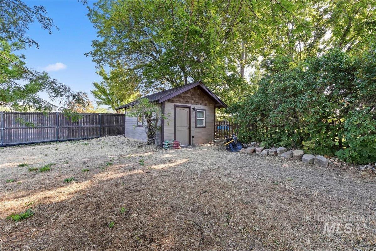 3904 S Indiana Avenue Property Photo 22