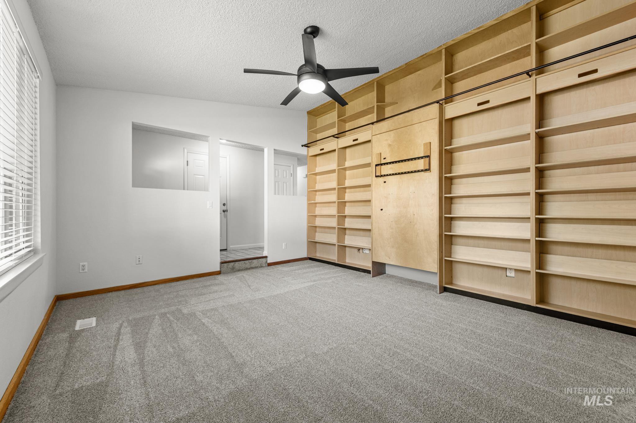 2185 N. Aster Ave. Property Photo 21
