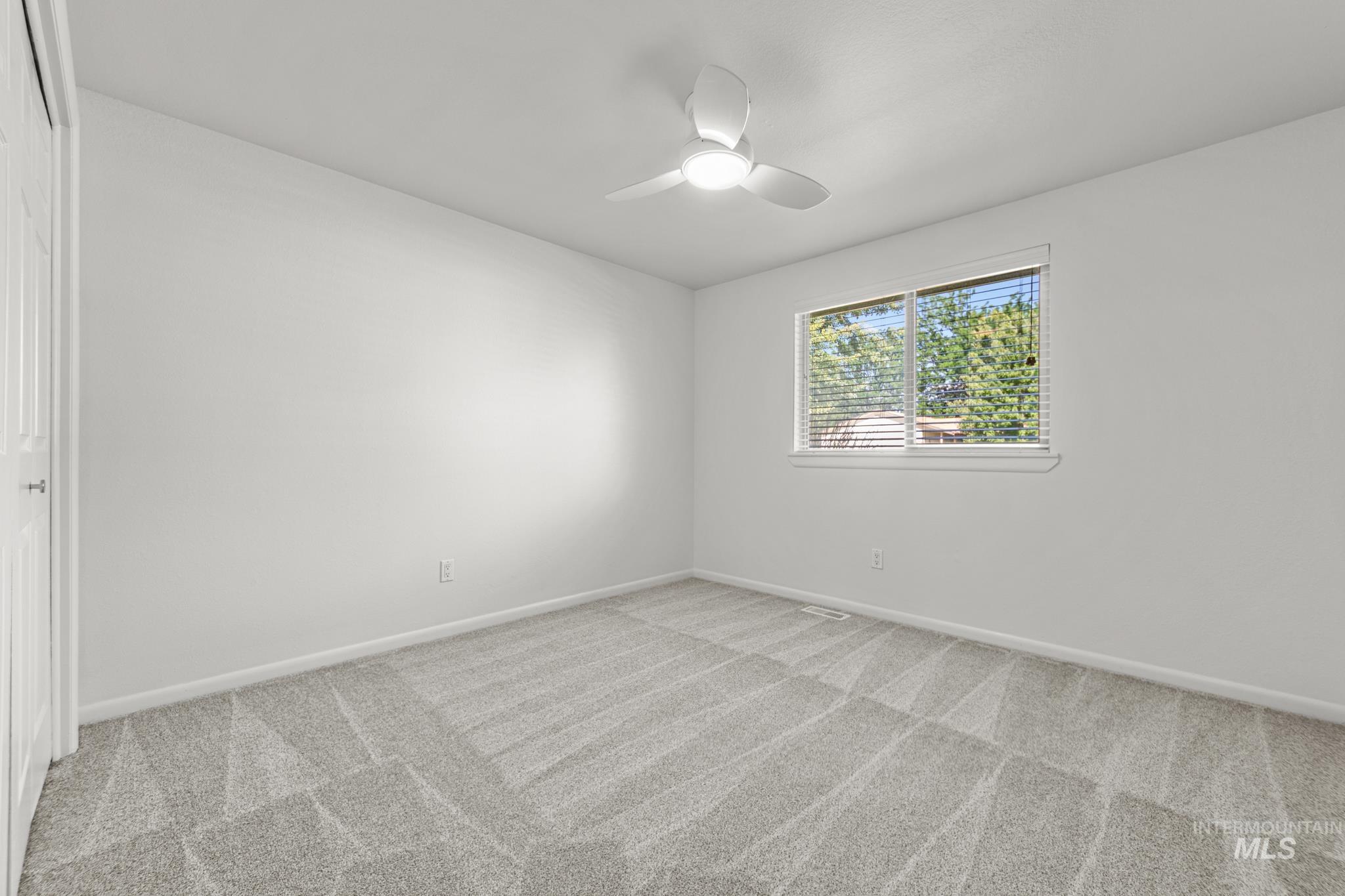 2185 N. Aster Ave. Property Photo 28