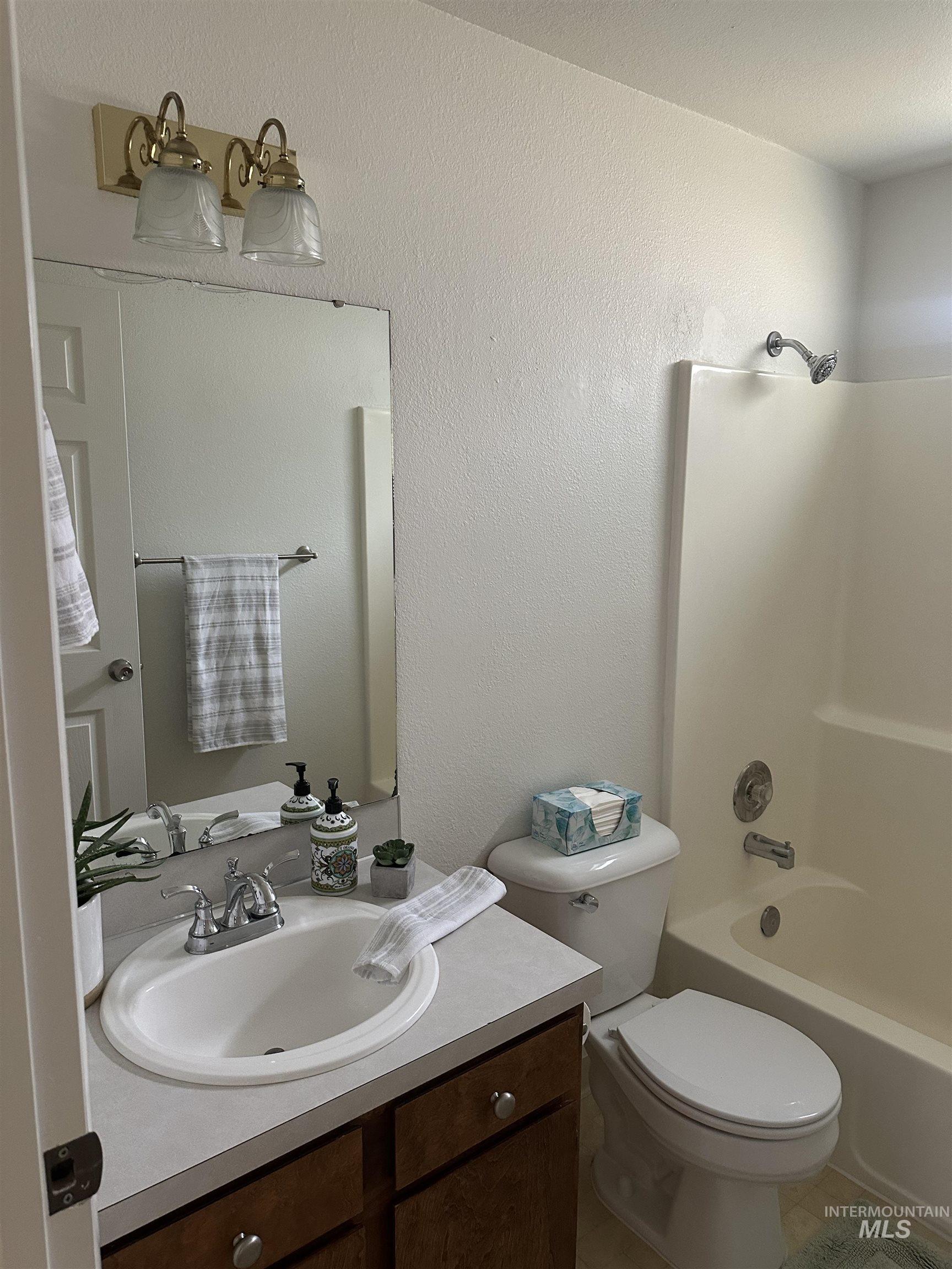 2185 N. Aster Ave. Property Photo 30