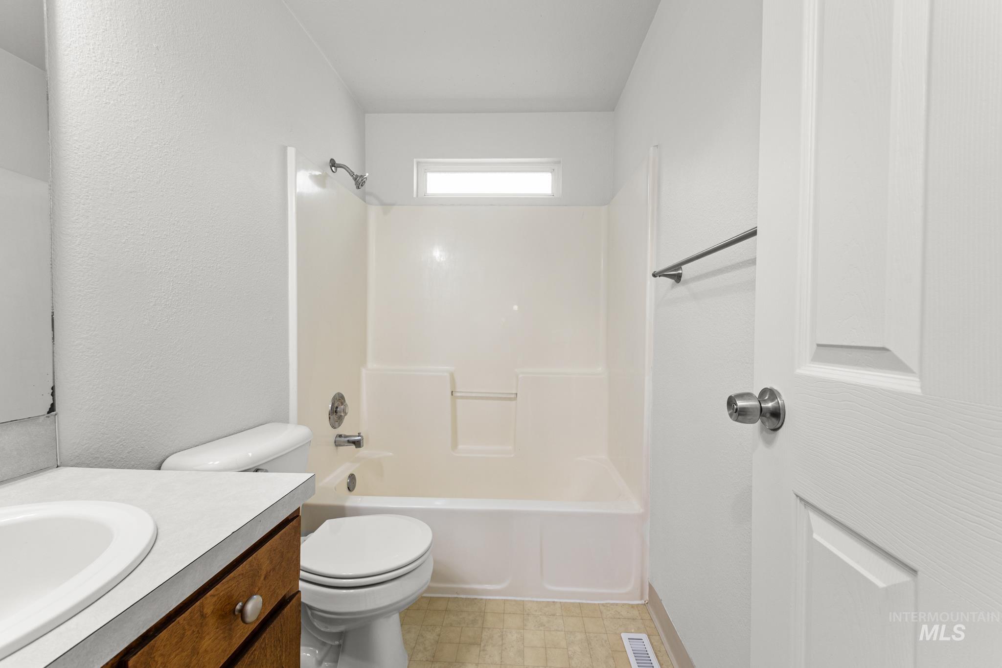 2185 N. Aster Ave. Property Photo 31