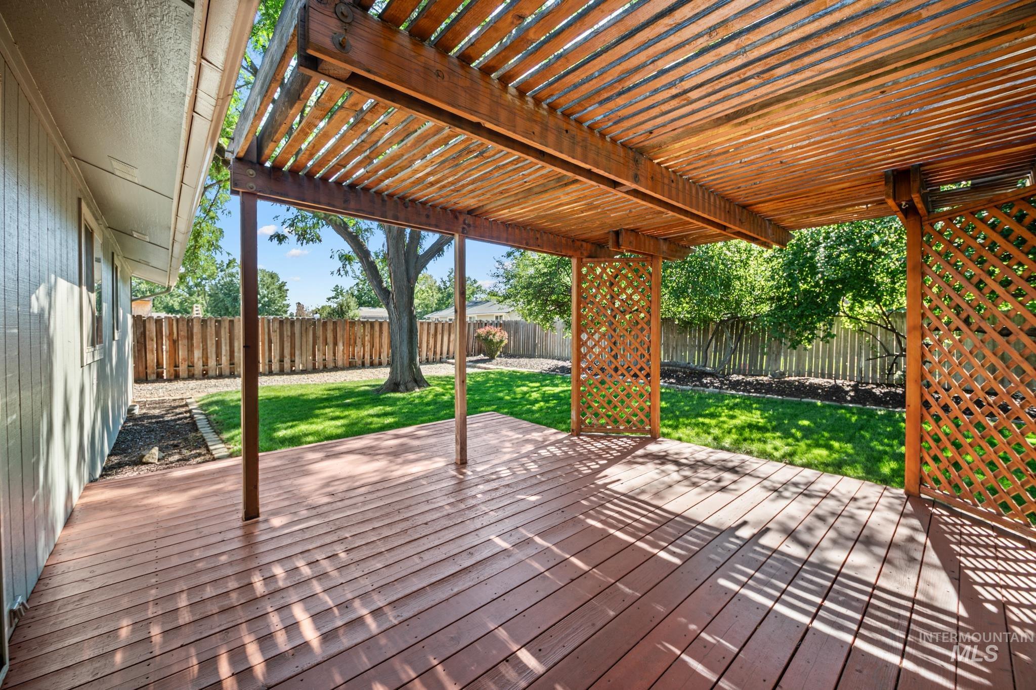 2185 N. Aster Ave. Property Photo 44