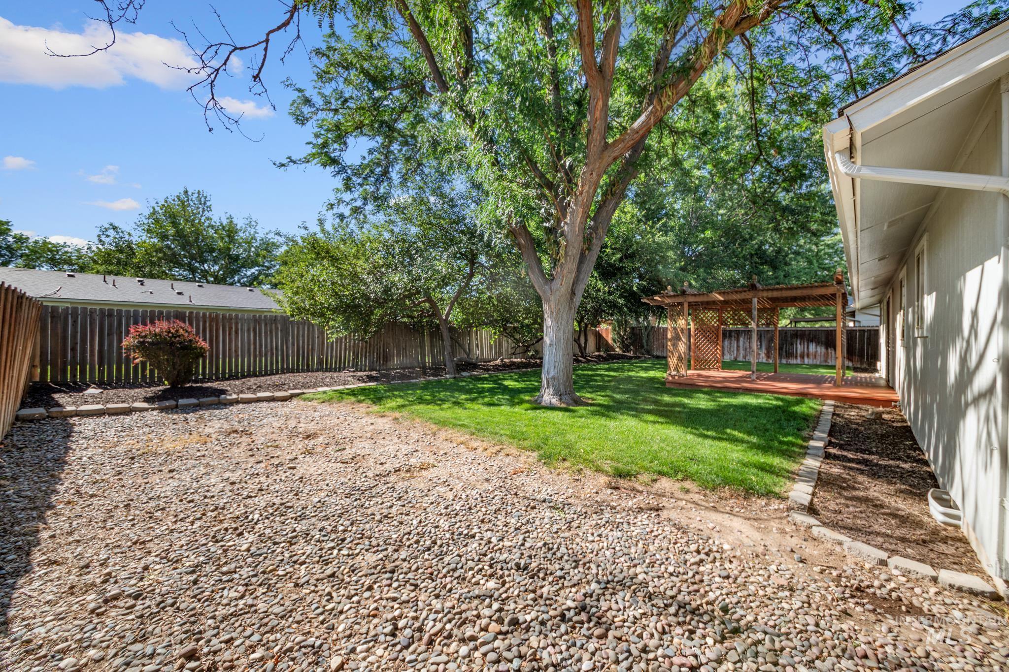 2185 N. Aster Ave. Property Photo 48