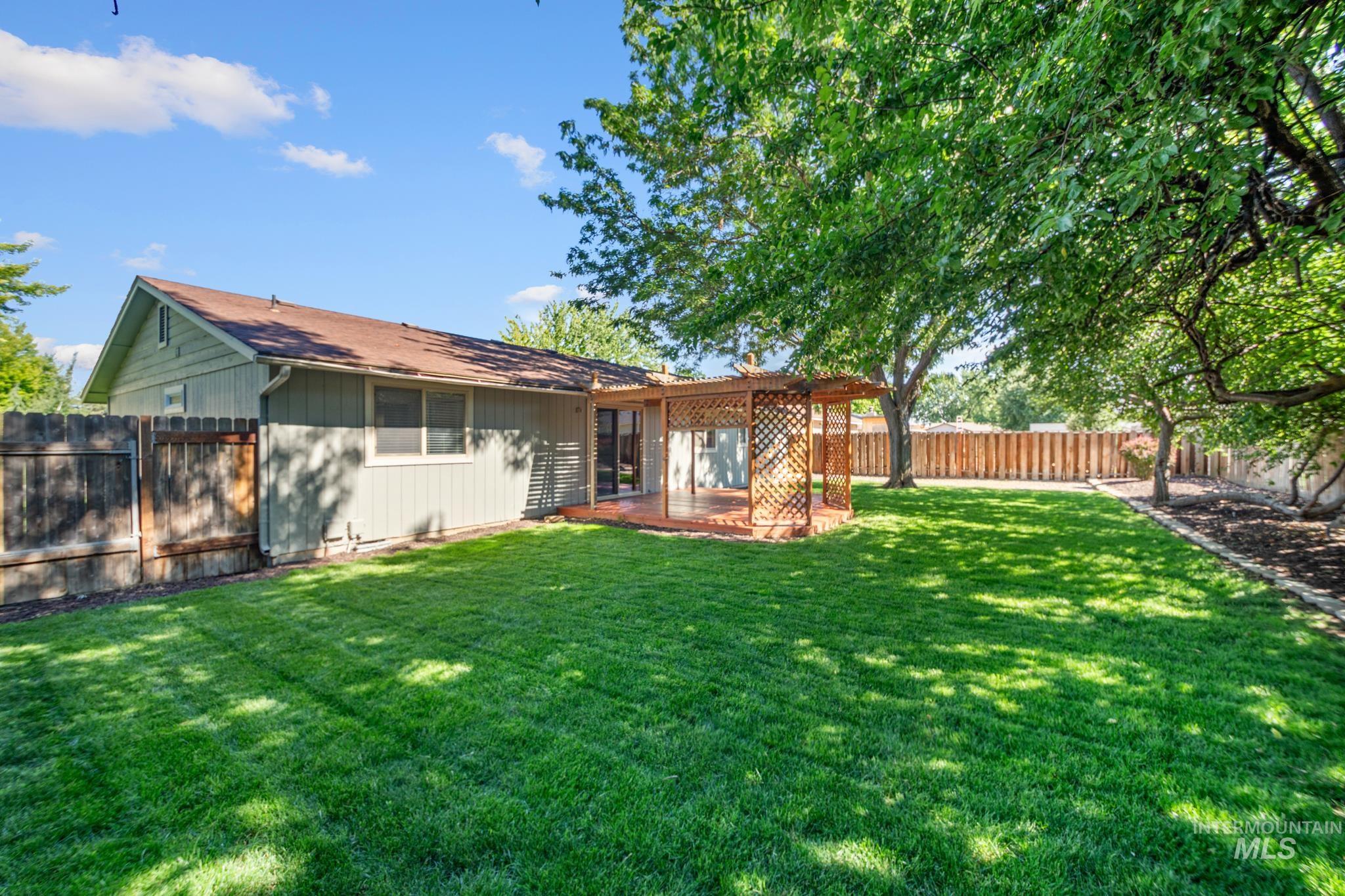 2185 N. Aster Ave. Property Photo 50