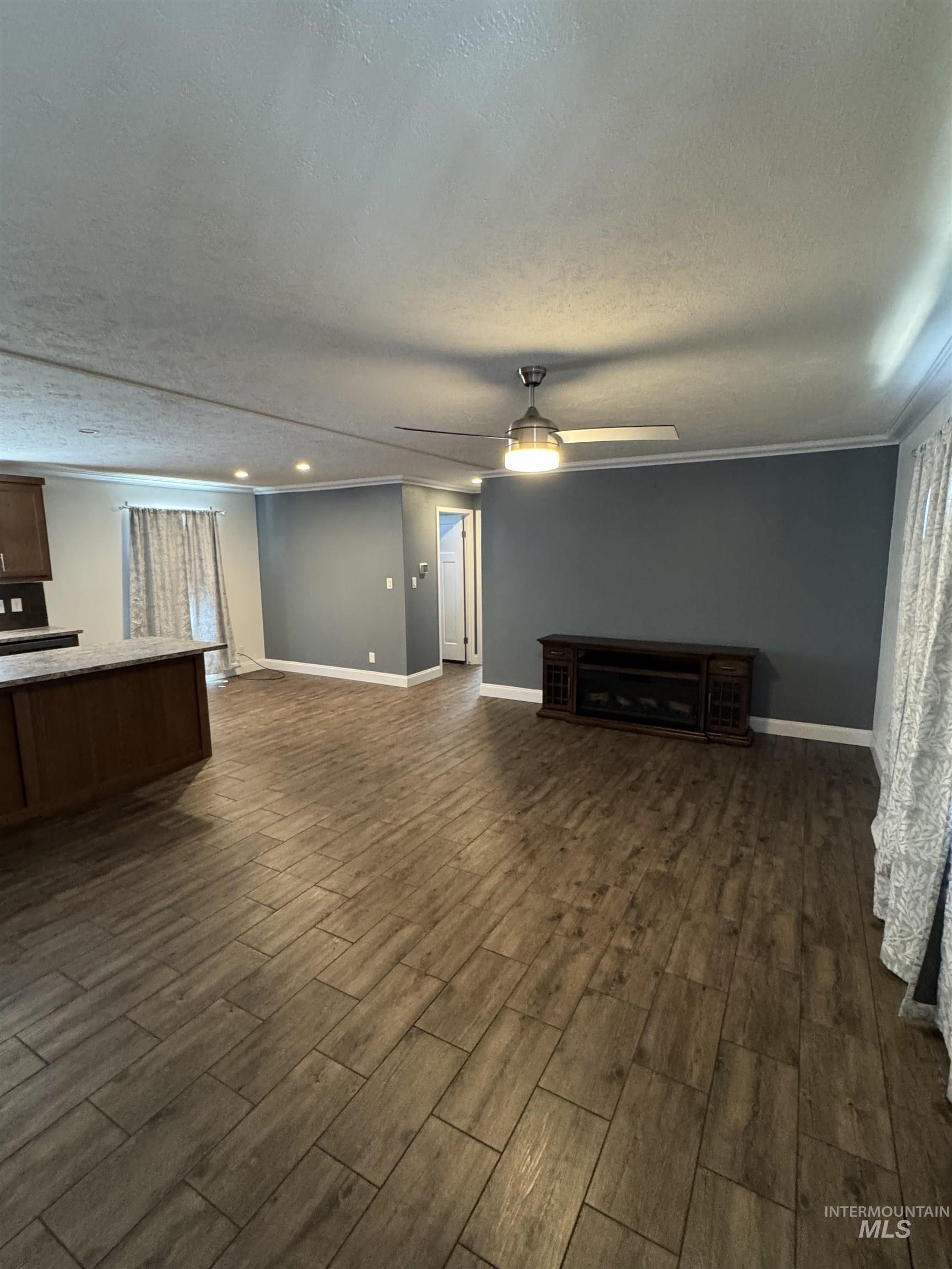 1326 N Sable Ln Property Photo 8