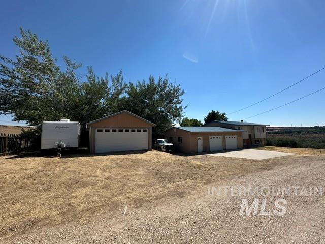 5957 S Eastwood Property Photo 5