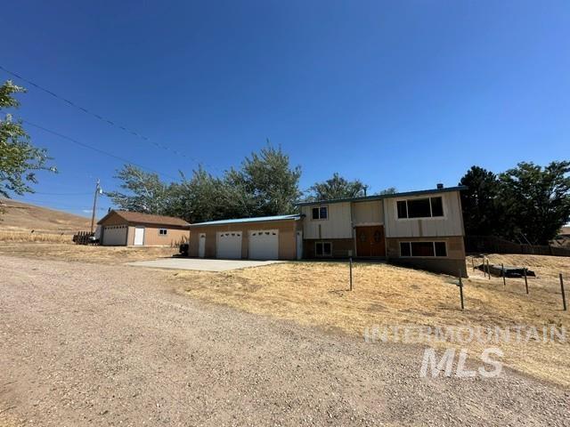 5957 S Eastwood Property Photo 6