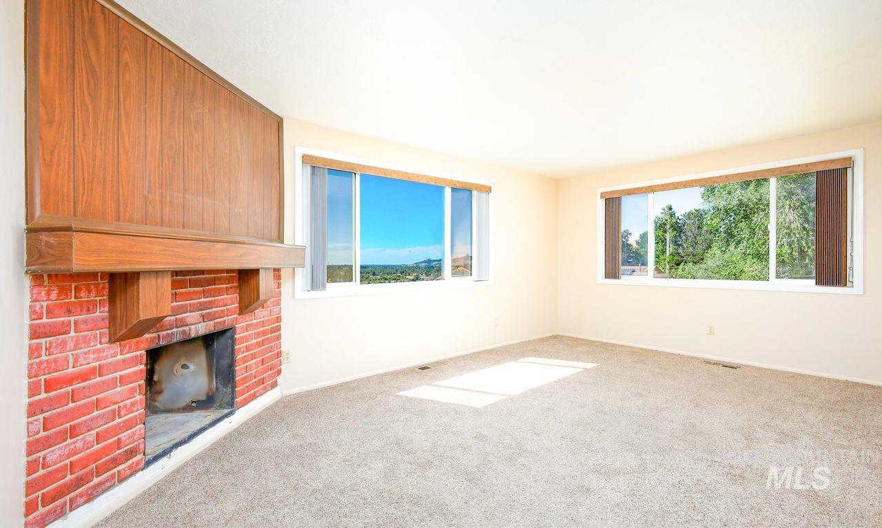 5957 S Eastwood Property Photo 7