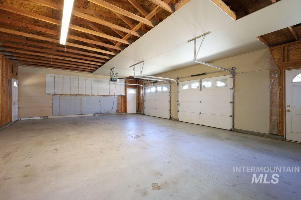 5957 S Eastwood Property Photo 12