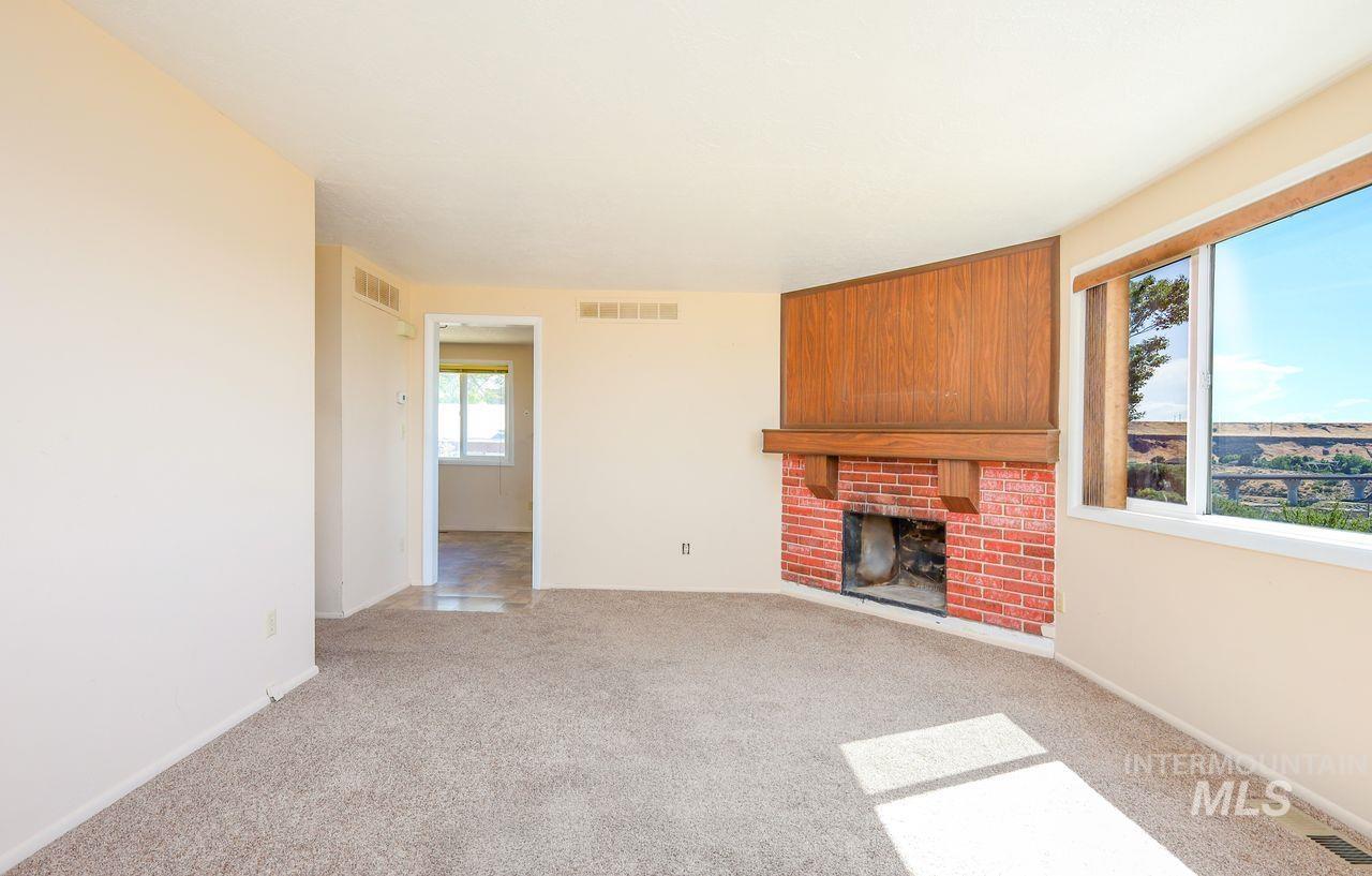 5957 S Eastwood Property Photo 17