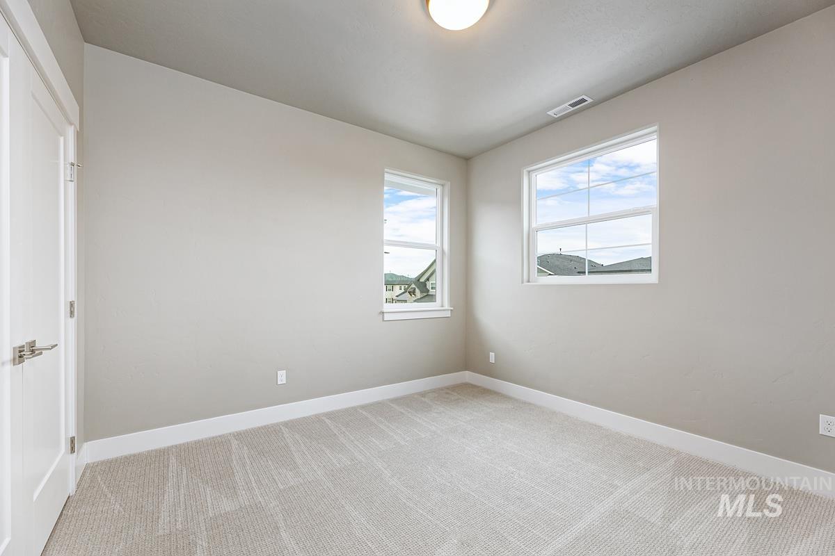 5829 S Gustav Ave Property Photo 18