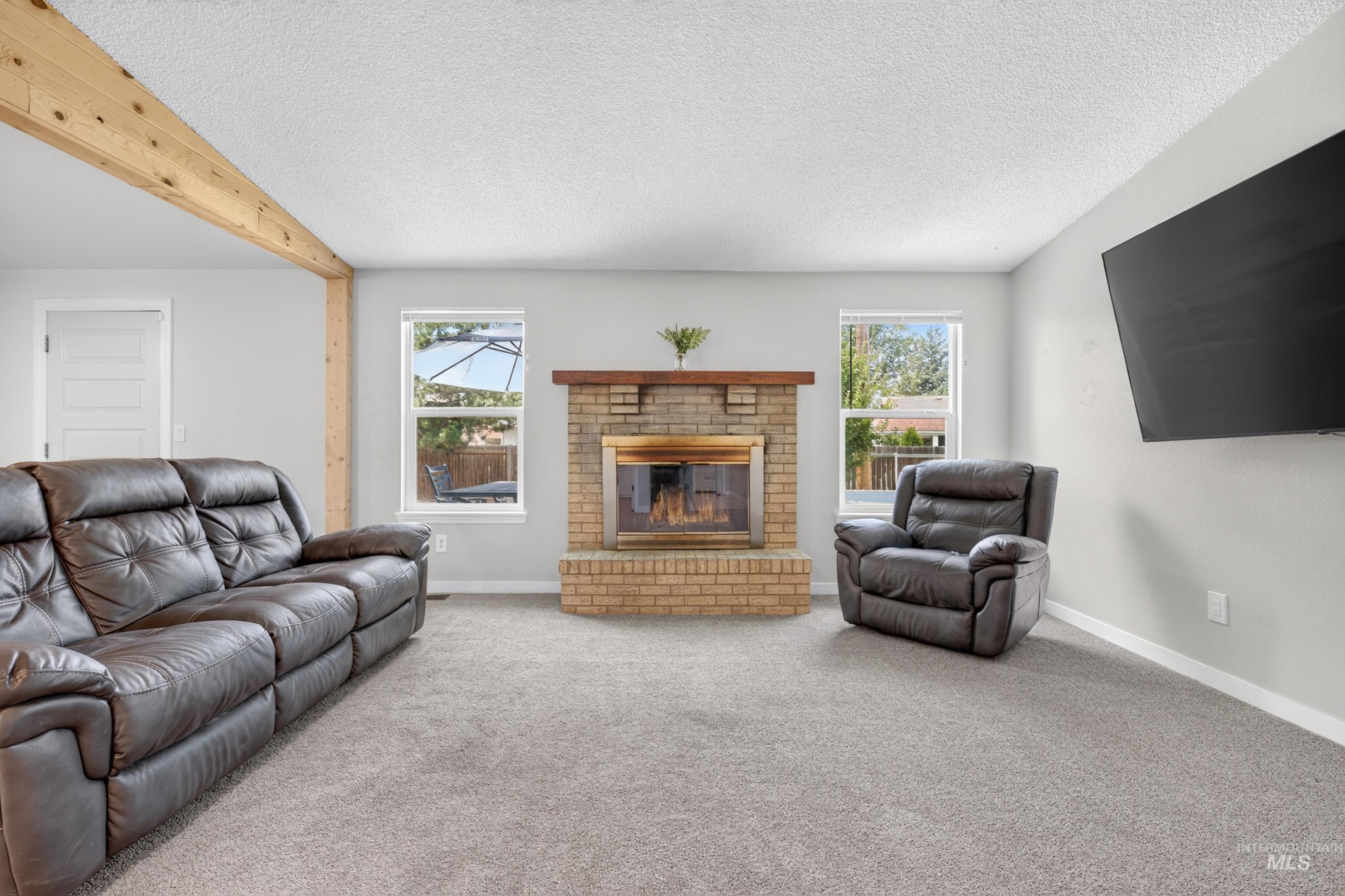 5683 N Millstone Dr Property Photo 6