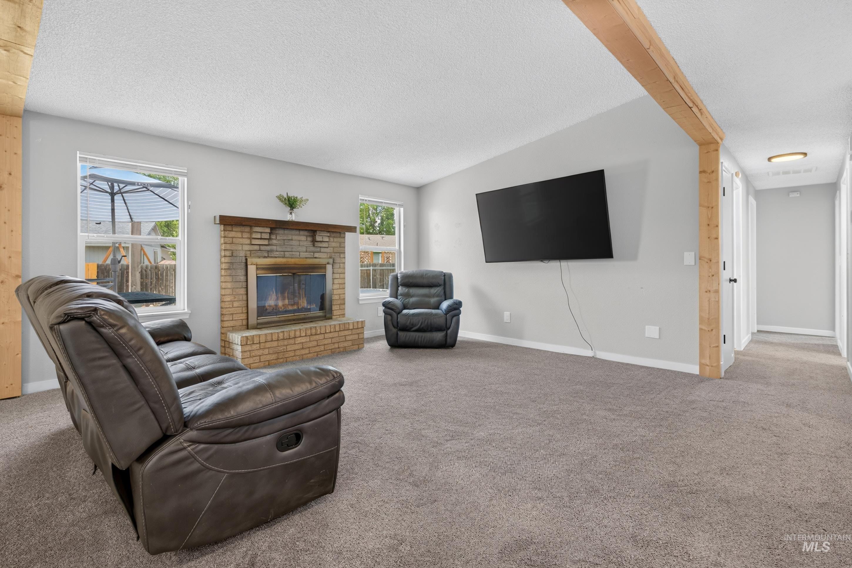 5683 N Millstone Dr Property Photo 7