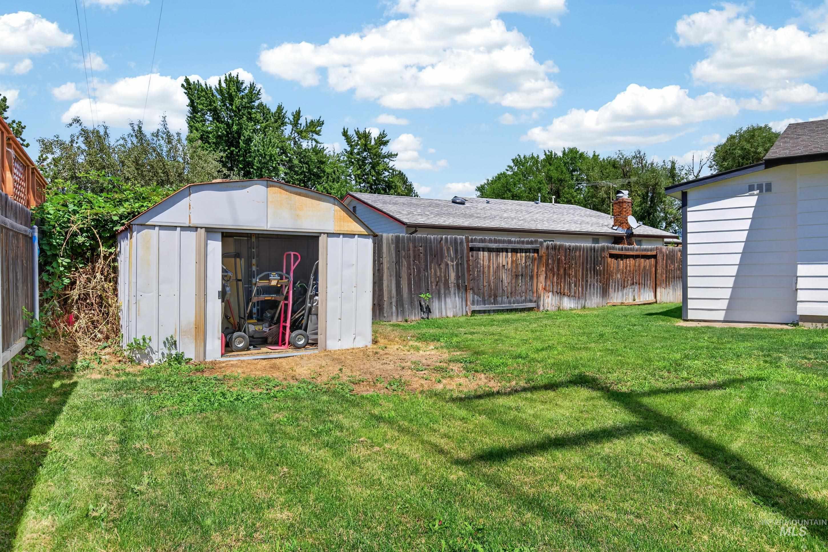 5683 N Millstone Dr Property Photo 32